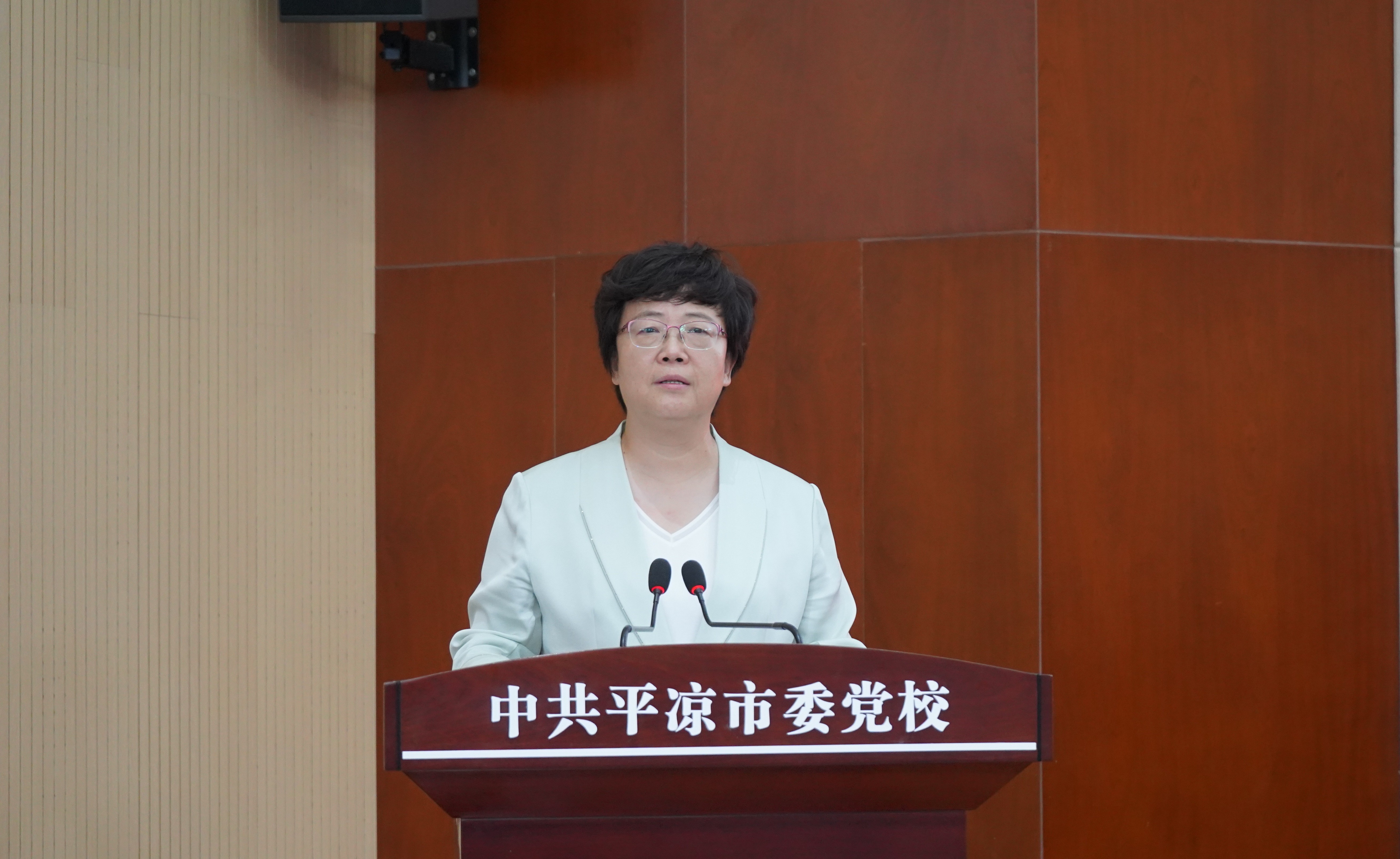 20230710-91精品国产自产在线老师啪-国产一级农村无码-中文字幕无码人妻AAA片-人妻不敢呻吟被中出A片视频-好看的亚洲av日韩av在线播放乡村振兴甘肃平凉远程教学站揭牌暨乡村教师护眼灯捐赠仪式 -中共平凉市委书记王旭致辞-平凉融媒体中心拍摄.jpg