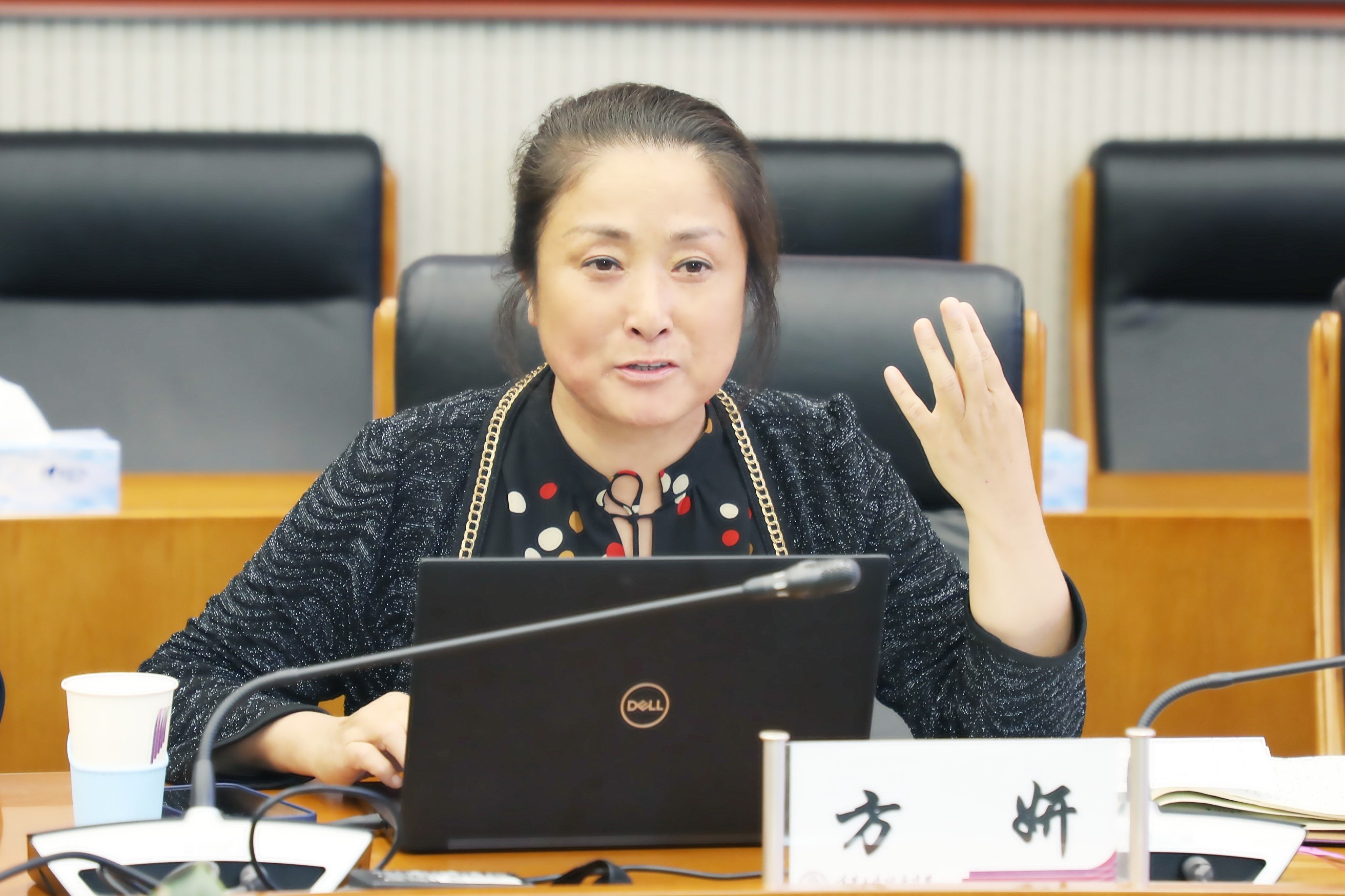 02 校长方妍发言.jpg