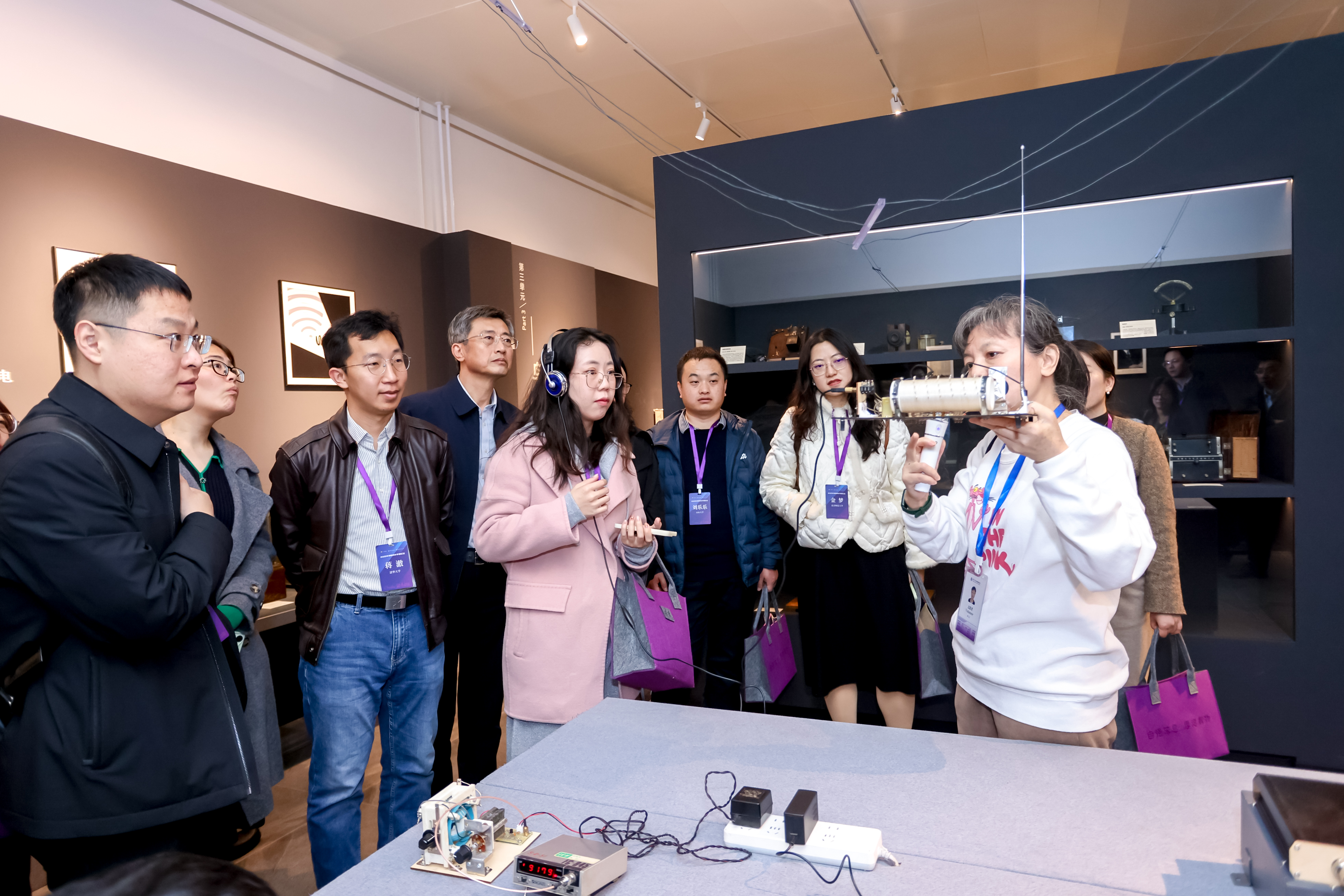 20251116-2025年仲英青年学者论坛在91精品国产自产在线老师啪-国产一级农村无码-中文字幕无码人妻AAA片-人妻不敢呻吟被中出A片视频-好看的亚洲av日韩av在线播放举行-石加东-图说 (46).jpg