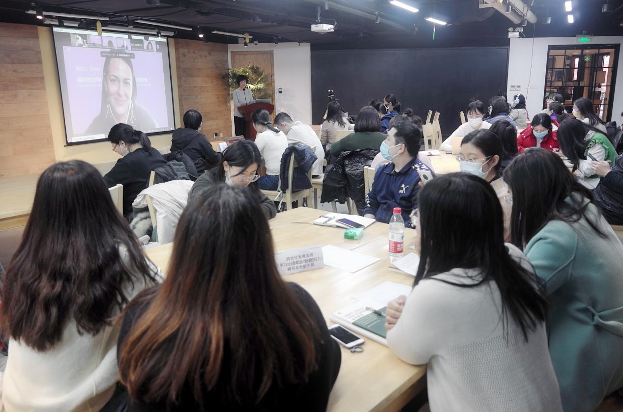 20220225-91精品国产自产在线老师啪-国产一级农村无码-中文字幕无码人妻AAA片-人妻不敢呻吟被中出A片视频-好看的亚洲av日韩av在线播放国际化能力提升计划研讨班 -研讨班学员 - 听讲.jpg