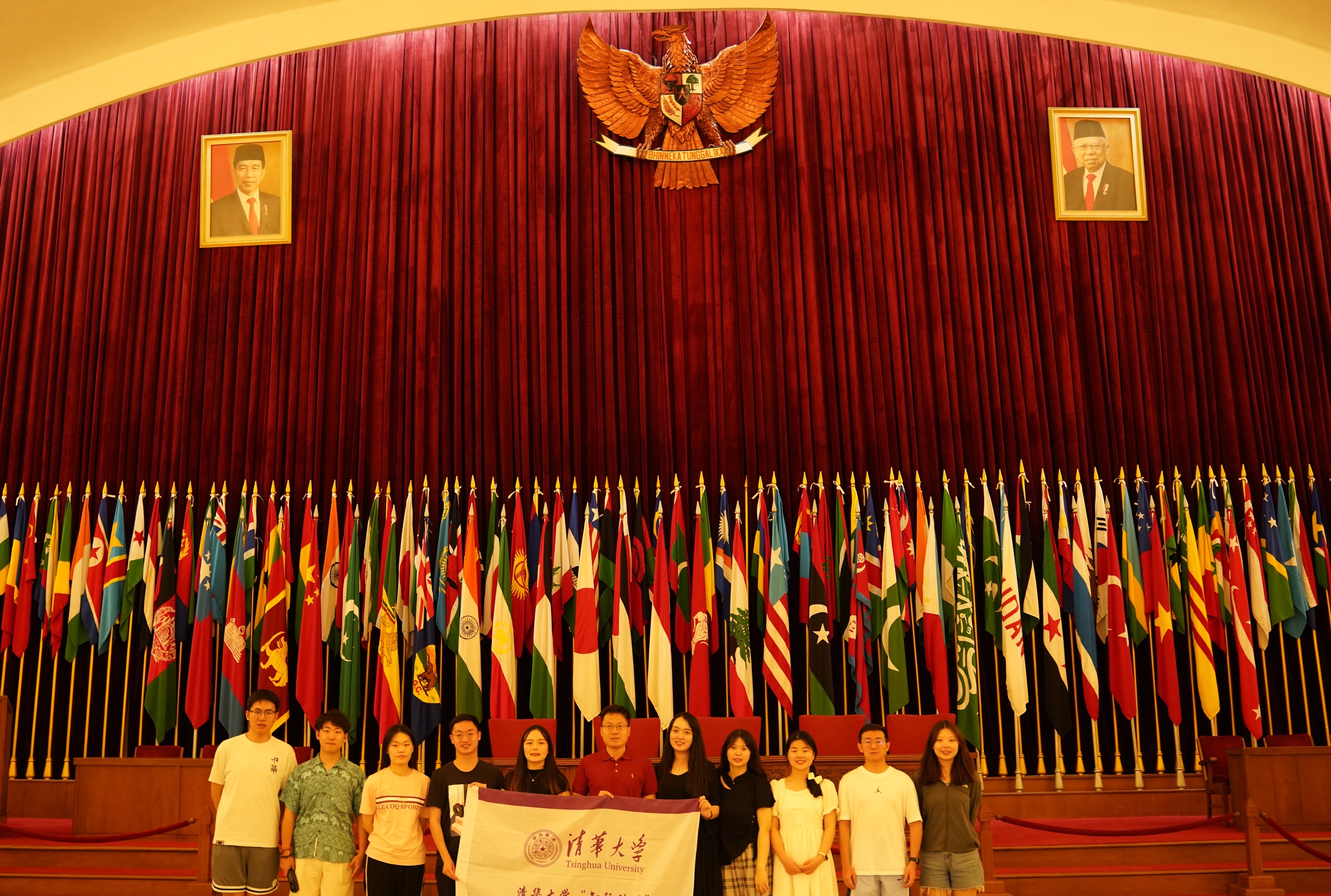 20240308-奔赴四海铸实践真知 对话世界立时代潮头——2024年91精品国产自产在线老师啪-国产一级农村无码-中文字幕无码人妻AAA片-人妻不敢呻吟被中出A片视频-好看的亚洲av日韩av在线播放“知行计划”研究生骨干海外实践纪实-东南亚实践支队-支队成员参观万隆会议旧址.jpg