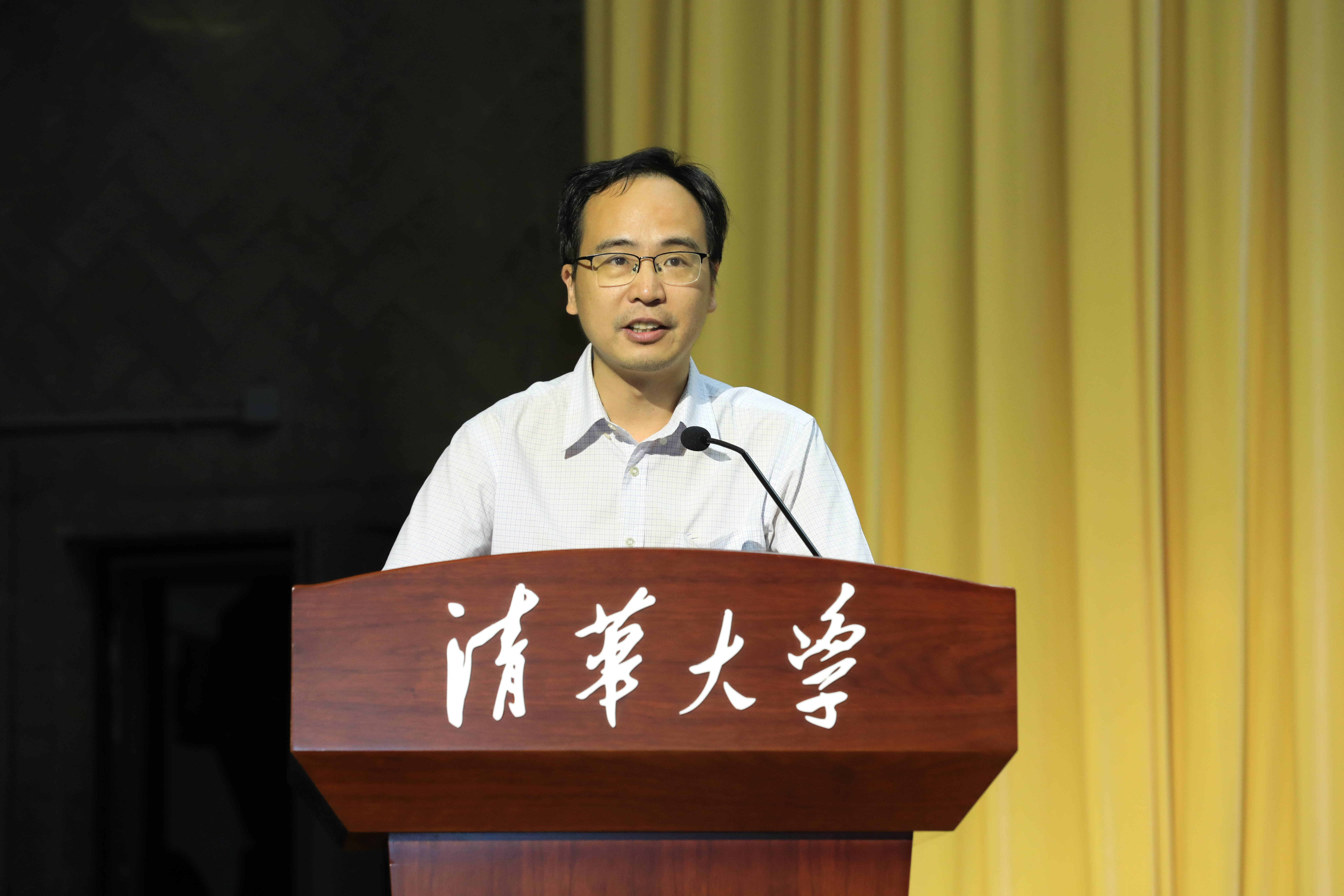 20210625-2021年毕业典礼-未知-校友代表张冲发言jpg 20210625-2021年毕业典礼-未知-校友代表张冲发言jpg