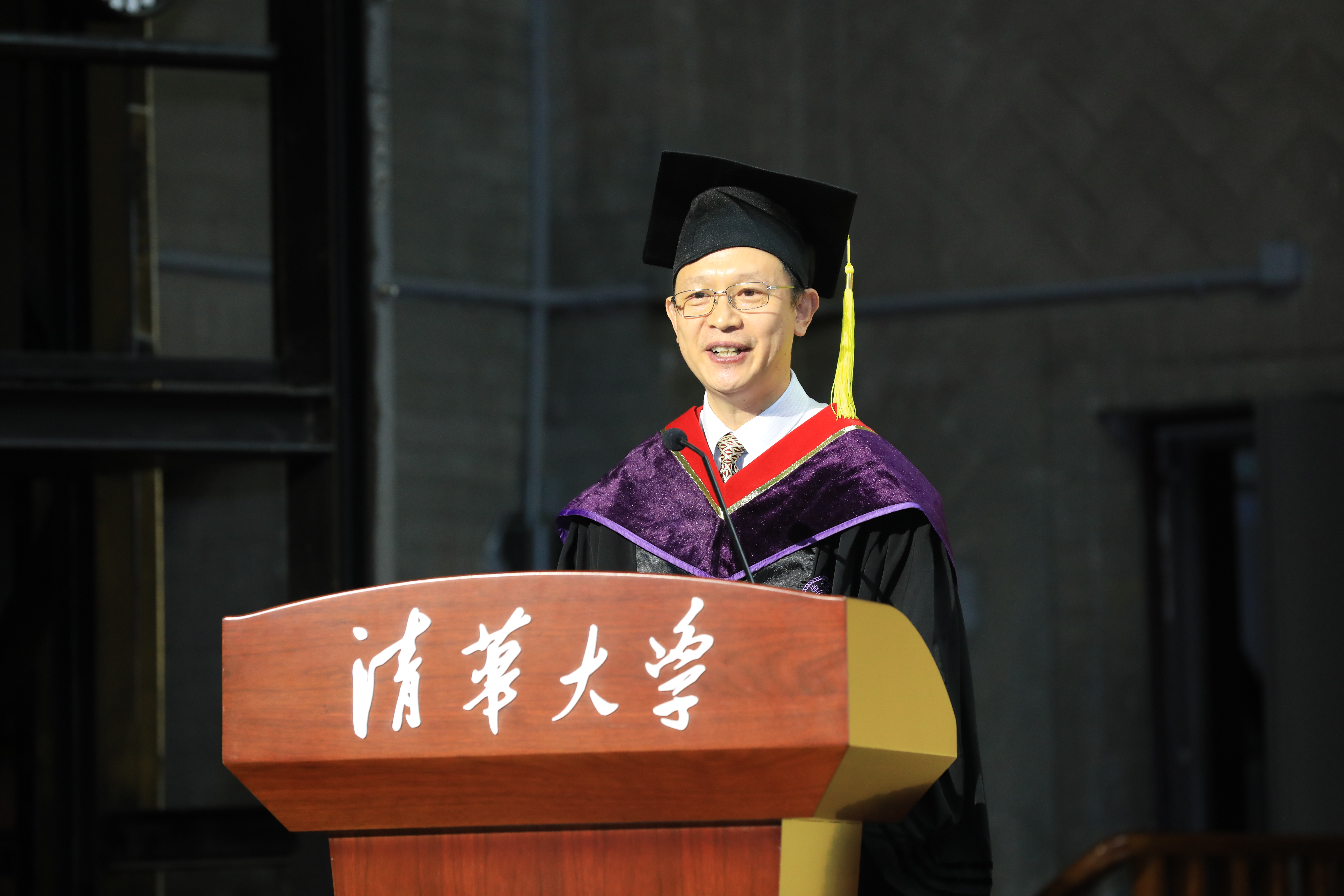 20210625-2021年毕业典礼-未知-班主任代表李丹勋发言jpg 20210625-2021年毕业典礼-未知-班主任代表李丹勋发言jpg